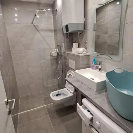 New,premium,1-bedroom App Fjaka,quiet Strict Center,free Parking,tech-ready,near 公寓 马卡尔斯卡