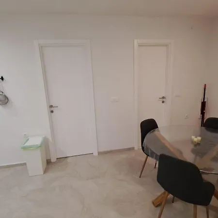 New,Premium,1-Bedroom App Fjaka,Quiet Strict Center,Free Parking,Tech-Ready,Near Beach Apartment *