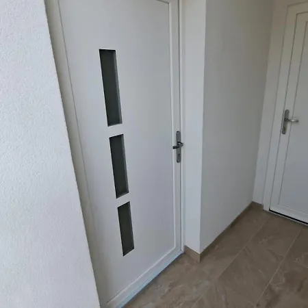 Apartment New,Premium,1-Bedroom App Fjaka,Quiet Strict Center,Free Parking,Tech-Ready,Near Beach Makarska